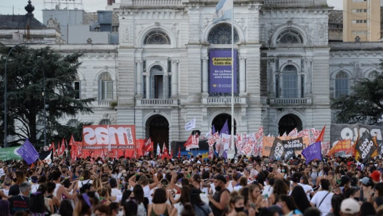 8m Miles De Mujeres Marcharon Por El Centro De La Ciudad