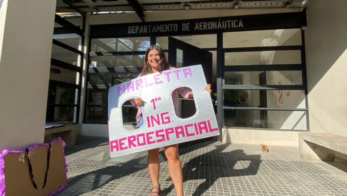 Se recibi en la UNLP la primera ingeniera aeroespacial del pa s