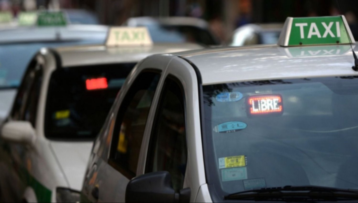 Taxistas solicitaron un nuevo aumento de sus tarifas en La Plata