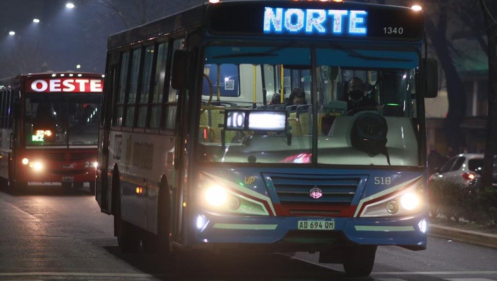 Se Mantiene El Paro Nocturno De Colectivos En El Amba