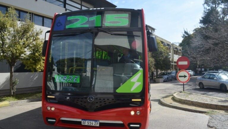 Se presentó el primer micro eléctrico de La Plata